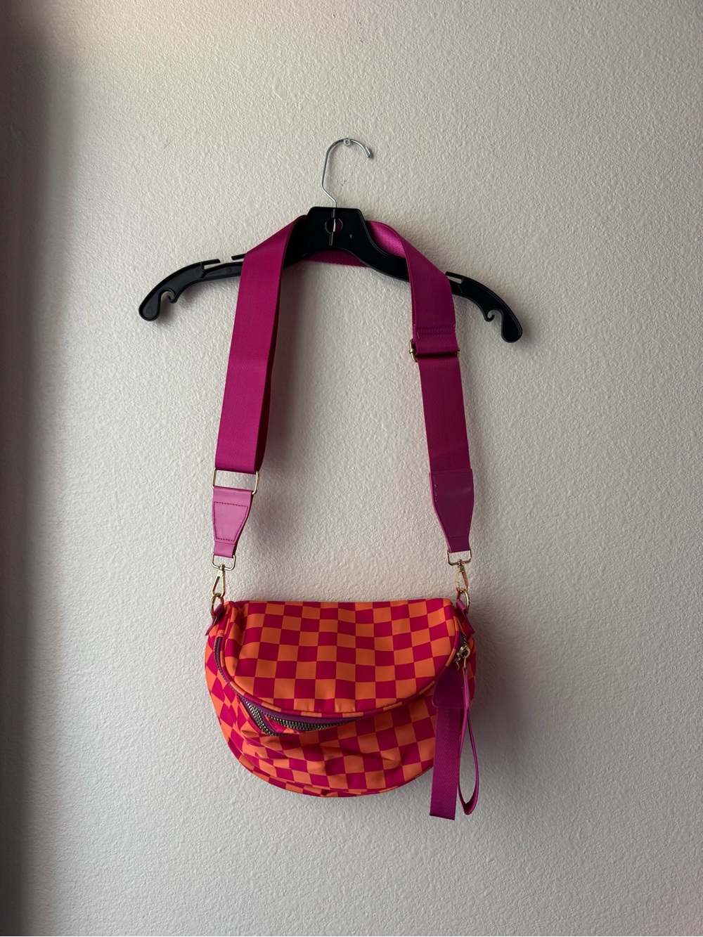 NWT Checkerboard Pink & Orange Crossbody GoFree - The Roomiest Bum Bag Emmafy